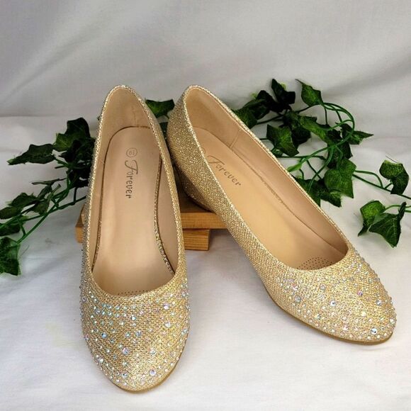 Forever. Amazon Purchase. Champagne/Gold Rhinestones. Wedge. Size 8.5. NWOT - Picture 1 of 10